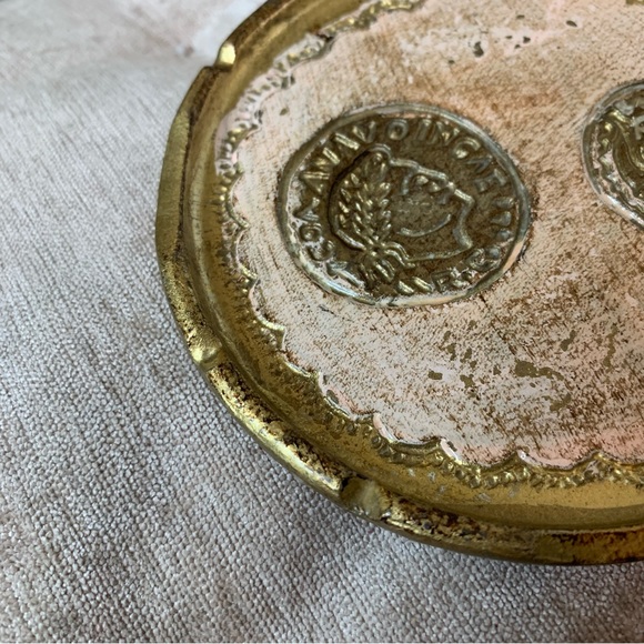 Vintage Florentine coaster/trinket tray - gold and a faded pink - Picture 2 of 4